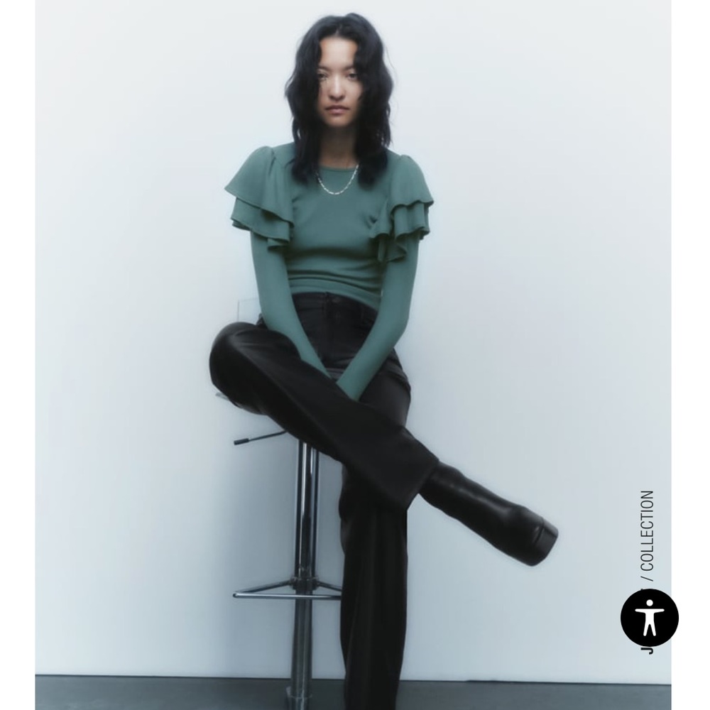 RUFFLED RIBBED T-SHIRT